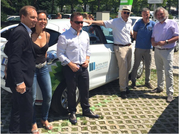 Eröffnung eCarsharing UNI Klagenfurt am 08.06.2015; v.l.n.r.: Gerd Ingo Janitschek, Maria Aichberger, Harald Reichl, Univ.-Prof. Dipl.-Ing. Dr. Martin Hitz / Vizerektor UNI Klagenfurt , Dr. Wolfgang Hafner / Leitung Abteilung Umwelt, Frank Frey / Die Grün