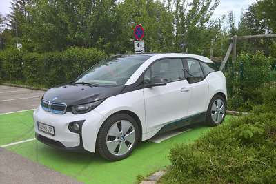 BMW i3 Zeiselmauer-Wolfpassing.jpg