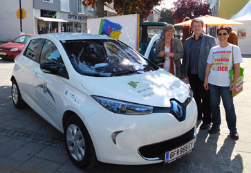 Renault ZOE_ E-Gans-Mobil_Tag der Sonne 2016.jpg