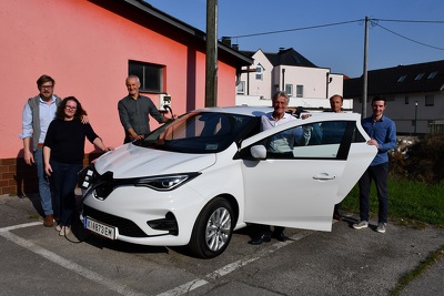 20220414_Übergabe e-Carsharing KREMSMÜNSTER_MOTORHAUBE_k.jpg