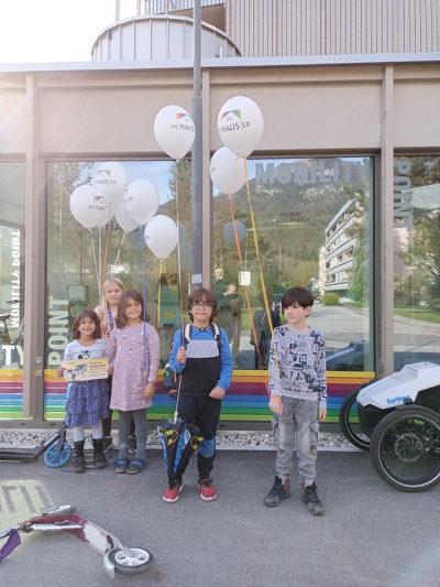 20221014_Luftballon-Gutschein_FAMILY e-Carsharing_12.jpg