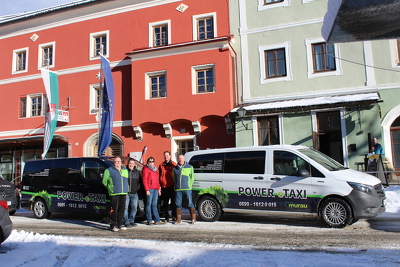 POWER Taxi Team MURAU_Rathaus_v.JPG