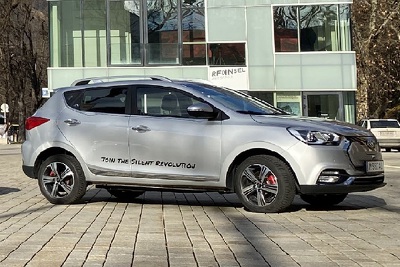 FAMILY e-Carsharing INNSBRUCK JAC e-S2 silber_720x480.jpg