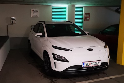 20220629_FAMILY e-Carsharing_Hyundai KONA_BAD HALL_Standplatz_LINKS VORNE_720x480.jpg